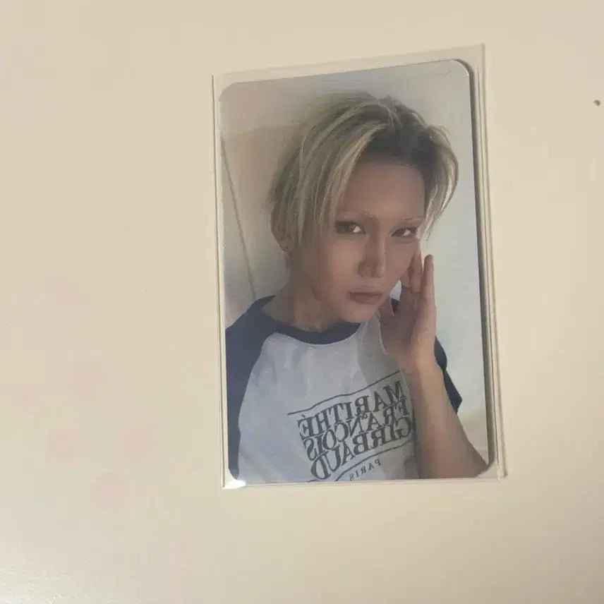 [BUNJANG] Xlov Seoul Concert Hyon Trading Photocard Hologram / Xlov 엑스러브 서울콘 MD 현 트레이딩 포토카드 홀로그램