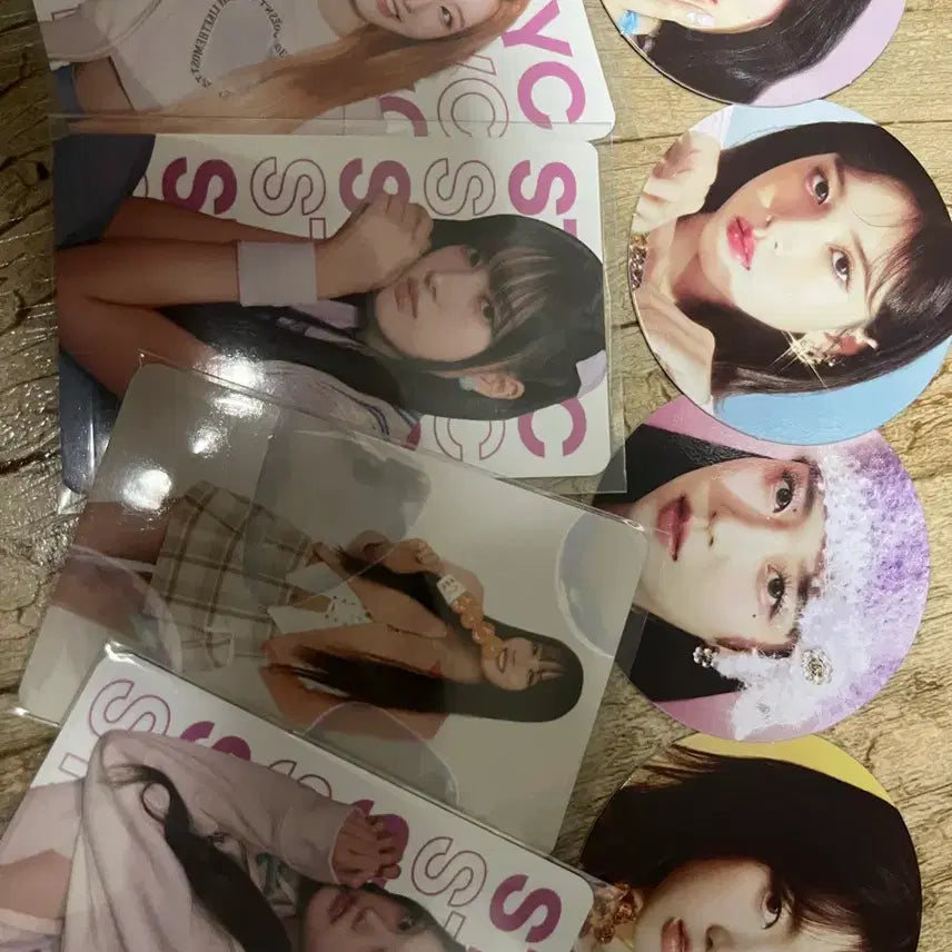 [BUNJANG] STAYC "We Need Love" Album Photocard Bundle Set (Sumin, Sieun, Isa, Seeun, Yoon, J) / 급처))스테이씨 왕가 탕후루 포카,위니드러브 앨범 포카 일괄( 수민 시은 아이사 세은 윤 재이 )