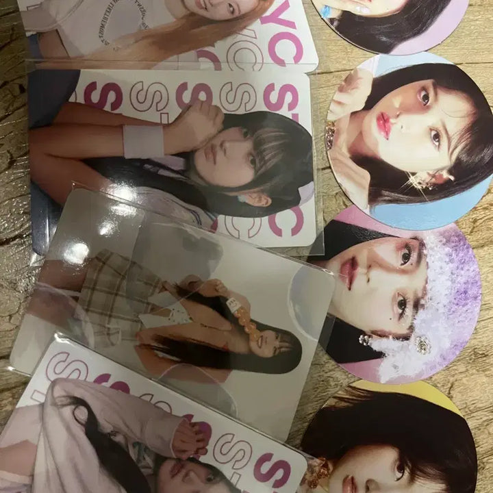 [BUNJANG] STAYC "We Need Love" Album Photocard Bundle Set (Sumin, Sieun, Isa, Seeun, Yoon, J) / 급처))스테이씨 왕가 탕후루 포카,위니드러브 앨범 포카 일괄( 수민 시은 아이사 세은 윤 재이 )