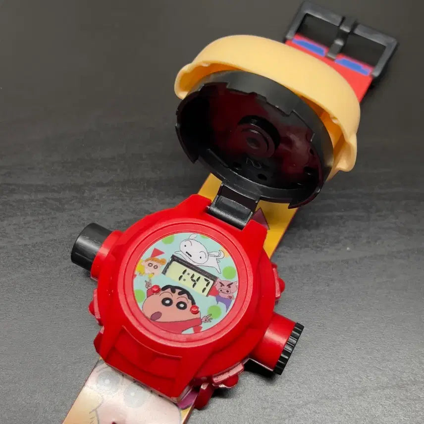 [BUNJANG] Crayon Shin-chan 3D Stereoscopic Beam Projector Kids Wristwatch / 짱구 3D 입체 빔프로젝터형 어린이 손목시계