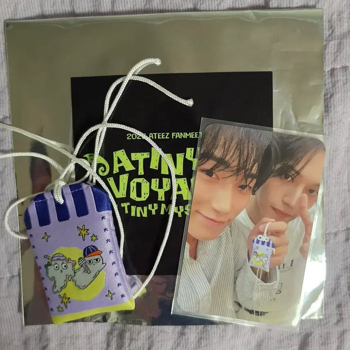 [BUNJANG] ATEEZ Fanmeeting 2026 Ghostiez ATINY Zone MD Unit Photocard &amp; Omamori Set Bundle (Excludes Luxurious Unit) / 3종세트 우산 도베즈 캡막즈 에이티즈 팬미팅 2026 고스티즈 에이티니존 MD 유닛 포토카드 + 오마모리 세트 일괄 (호화즈 제외)