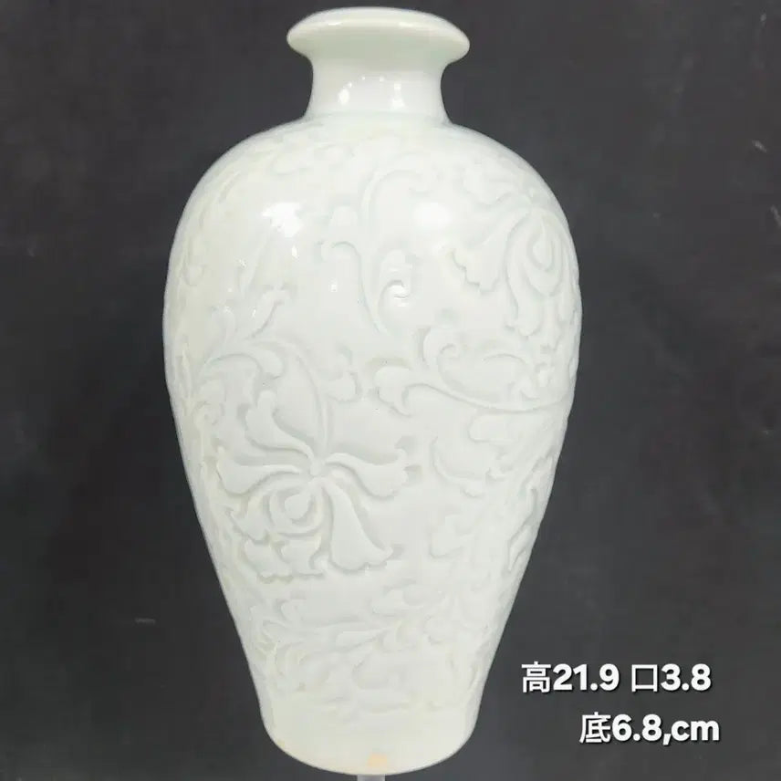 [BUNJANG] Song Dynasty Yingqingyao Celadon Vase with Peony and Arabesque Motif / 중국도자기                송대 영청요 모란당초문 매병