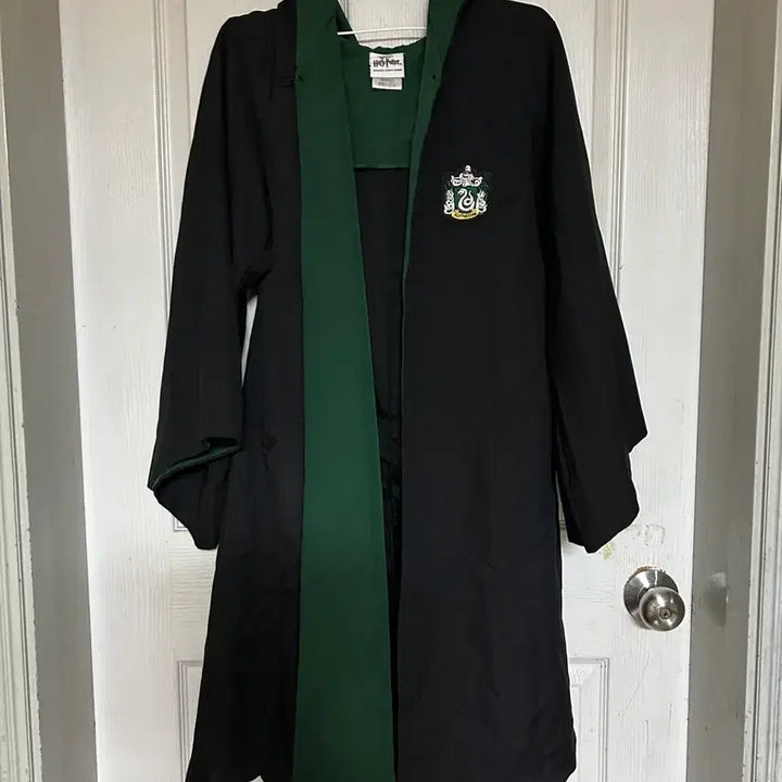 [BUNJANG] Universal Studios Japan Harry Potter Slytherin Robe &amp; Vest Tie Set / USJ 유니버설스튜디오 해리포터 슬리데린 로브 및 조끼넥타이