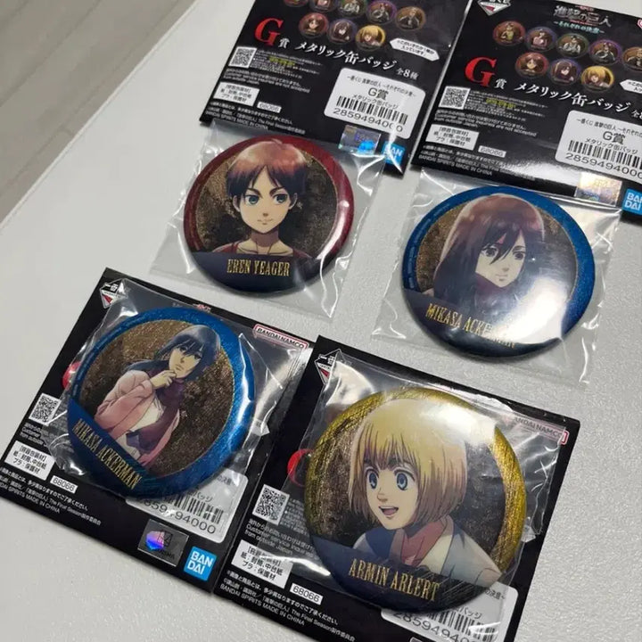 [BUNJANG] Attack on Titan G-Prize Can Badge 4-Set Bundle / 진격의거인 G상 캔뱃지 4개 모두 3천원