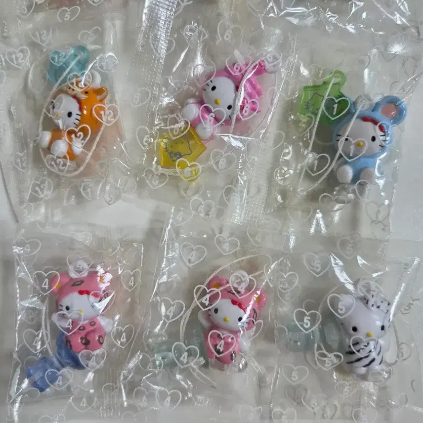 [BUNJANG] Vintage Kitty Animal Figure Strap Keychain / 고전키티 동물 줄줄이 스트랩 고전키티 피규어 키링