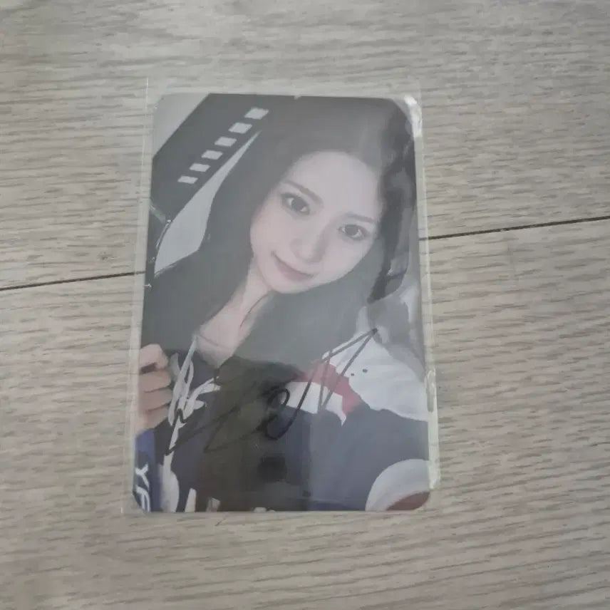 [BUNJANG] LissieNa XENA Signed Photocard / 리센느 제나 싸인 포토카드 포카