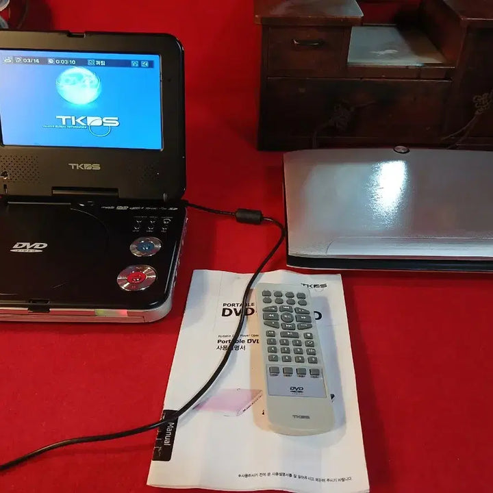 [BUNJANG] Vintage Mini DVD Player / 빈티지 DVD 미니 플레이어