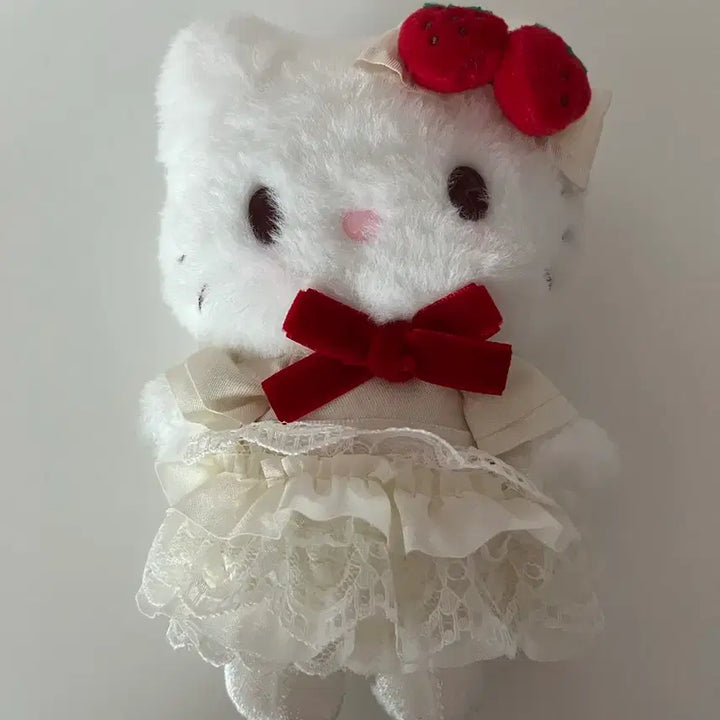 [BUNJANG] Sanrio Hello Kitty Shortcase Plush Keychain / 산리오 헬로키티 쇼트케이스 인형 키링