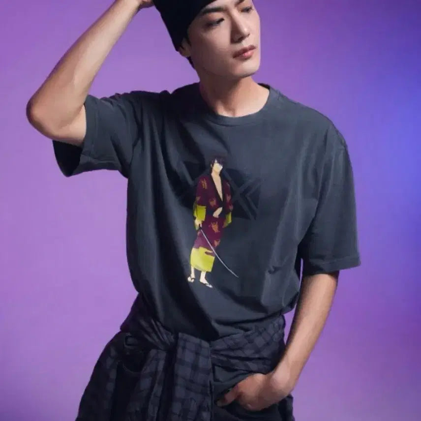 [BUNJANG] SPAO x Gintama Shinsuke Short Sleeve T-Shirt Charcoal S / [새상품] 스파오 x 은혼 숏슬리브 티셔츠 차콜 신스케 S 사이즈