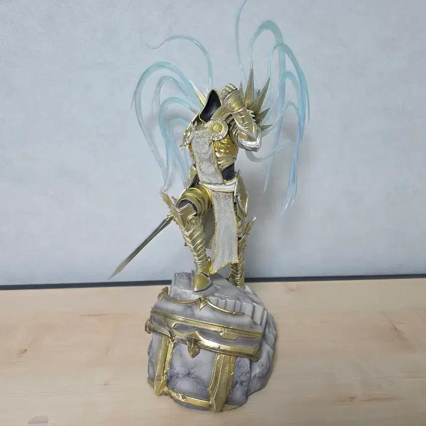 [BUNJANG] Taurus Tyrael Diablo 2 Figure / 타우러스 티리엘 (디아블로2) 피규어 팝니다.