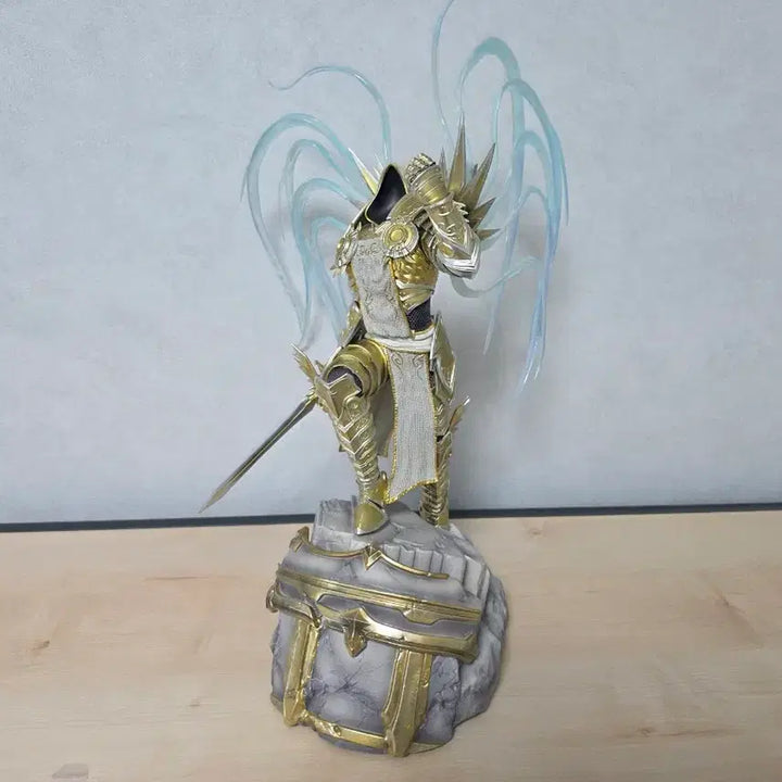 [BUNJANG] Taurus Tyrael Diablo 2 Figure / 타우러스 티리엘 (디아블로2) 피규어 팝니다.