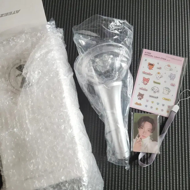 [BUNJANG] ATEEZ Official Light Stick Ver. 3 / 라이티니, 에이티즈 응원봉 ver.3 (새상품)