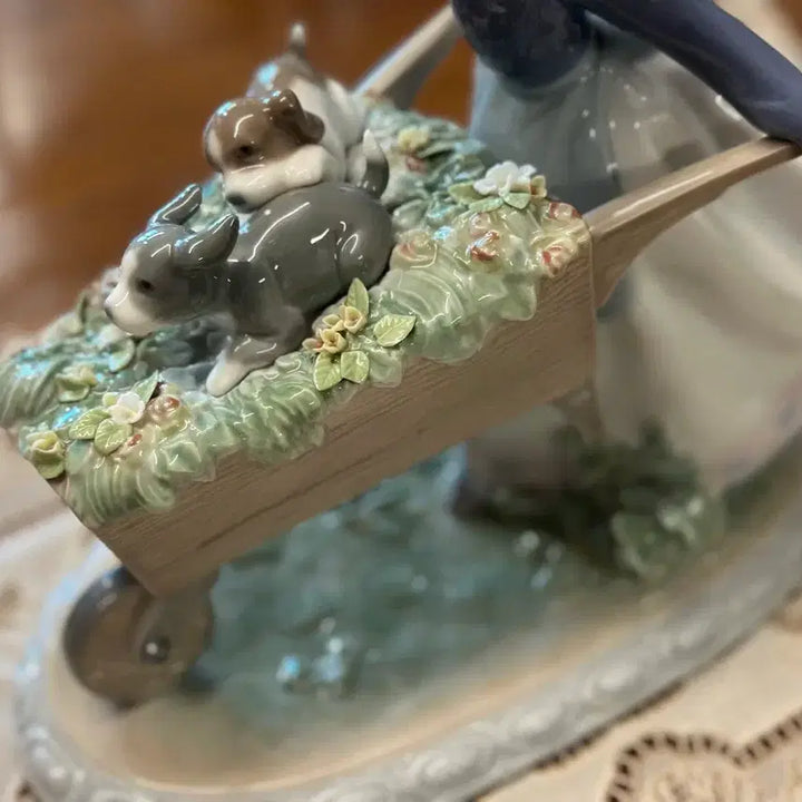 [BUNJANG] Lladro A Barrow of Fun 1987 Figurine / [희귀] 야드로 A barrow of fun 수레끄는 소녀 1987