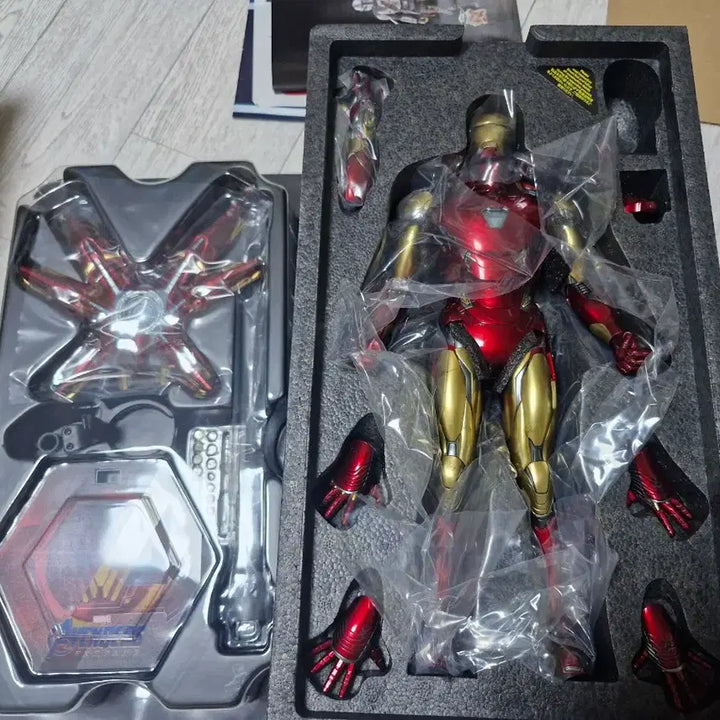 [BUNJANG] Hot Toys Iron Man Mark 85 Rescue Figure / 핫토이 아이언맨 마크 85 레스큐