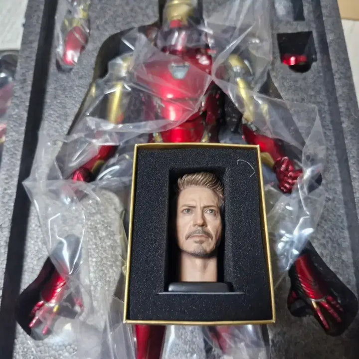 [BUNJANG] Hot Toys Iron Man Mark 85 Rescue Figure / 핫토이 아이언맨 마크 85 레스큐