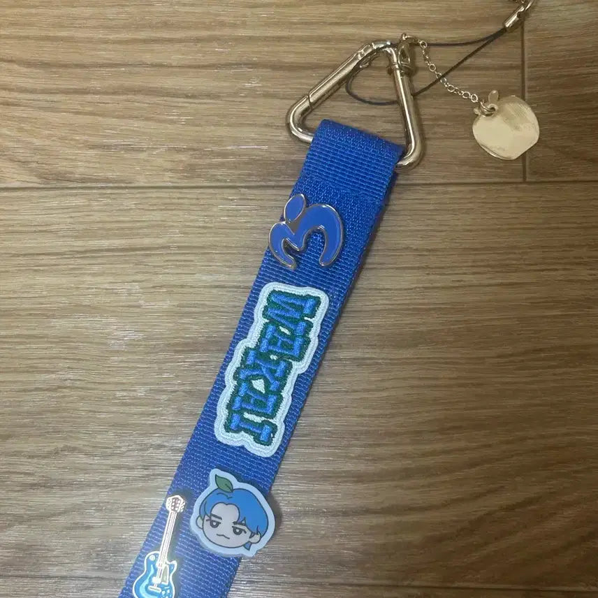 [BUNJANG] Mrs. GREEN APPLE Wakai Strap Keychain / 미세스그린애플 와카이 스트랩 키링
