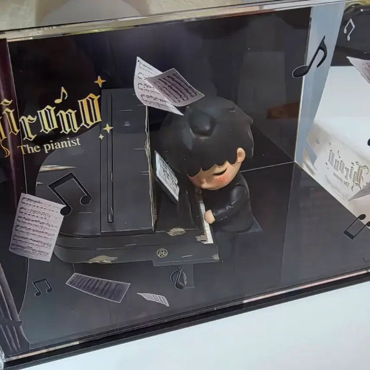[BUNJANG] POP MART Hirono Pianist Acrylic Case Bundle Set / 팝마트 히로노 피아니스트 아크릴 케이스까지 일괄판매 합니다