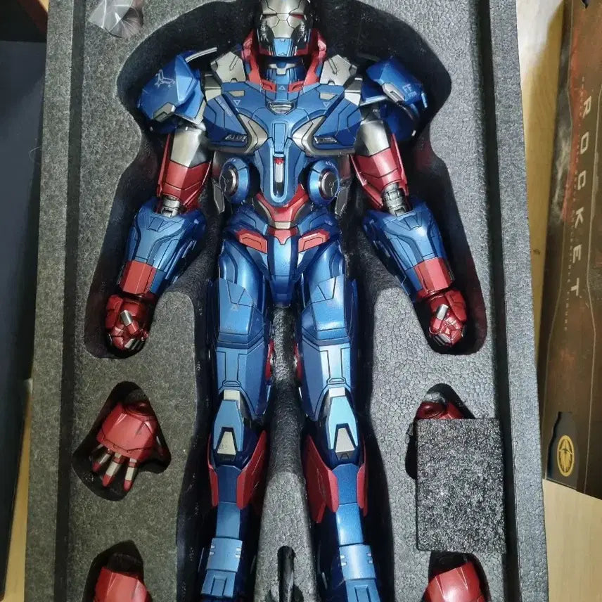 [BUNJANG] Hot Toys Iron Patriot Rocket Figure / 핫토이 아이언 패트리어트 로켓 피규어