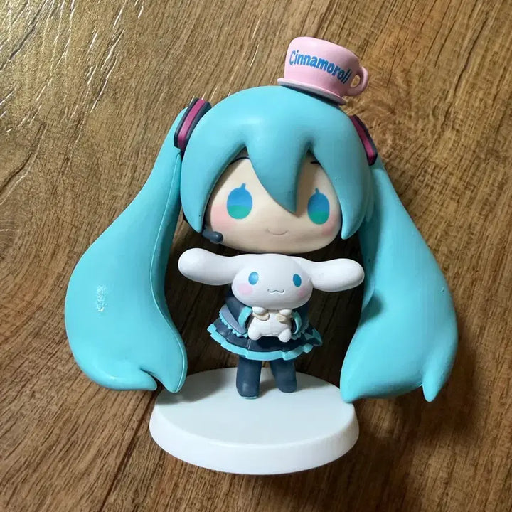 [BUNJANG] Hatsune Miku Cinnamoroll Figure / 하츠네미쿠 시나모롤 피규어