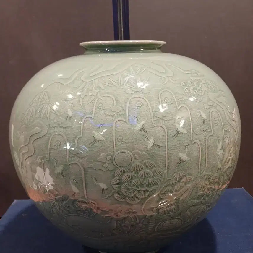 [BUNJANG] Kim Bok-han Master Celadon Ten Symbols of Longevity Vase / 한청 김복한명장 청자십장생문호
