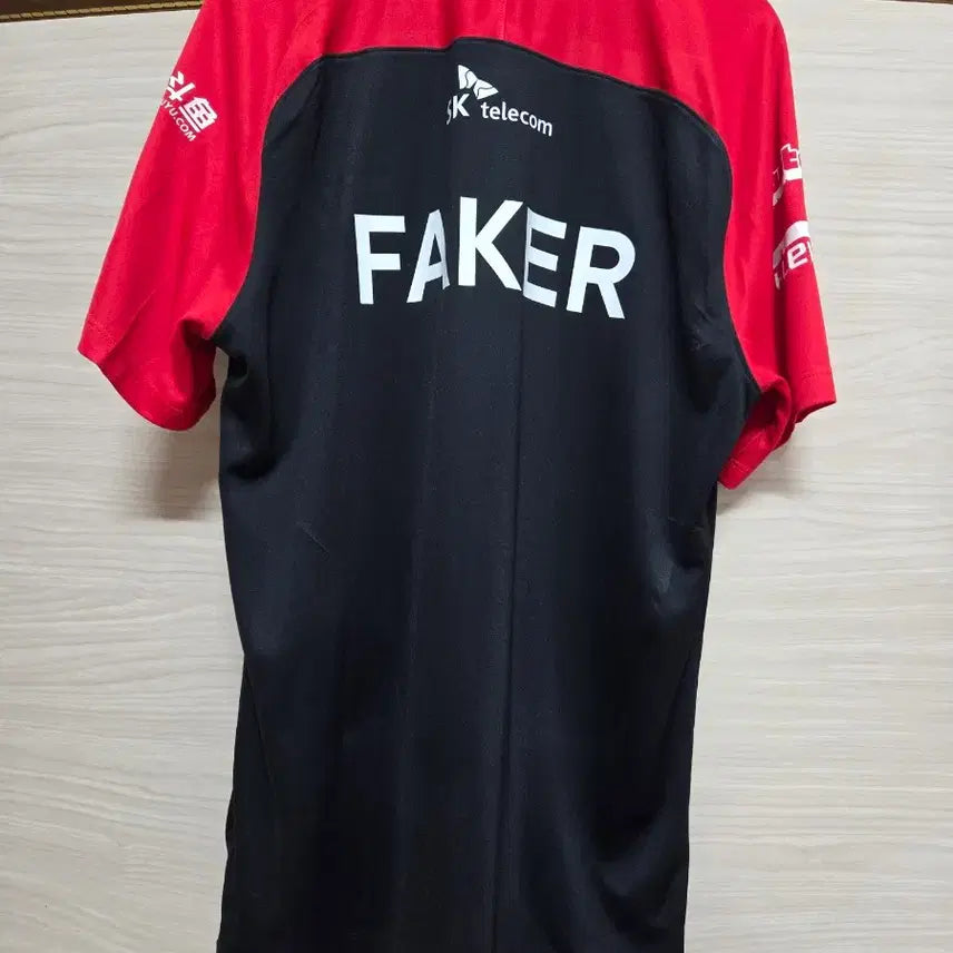 [BUNJANG] T1 2022 LCK Spring Faker Signed Uniform (L) / [공식] T1 2022 LCK 스프링 유니폼 (페이커 마킹)