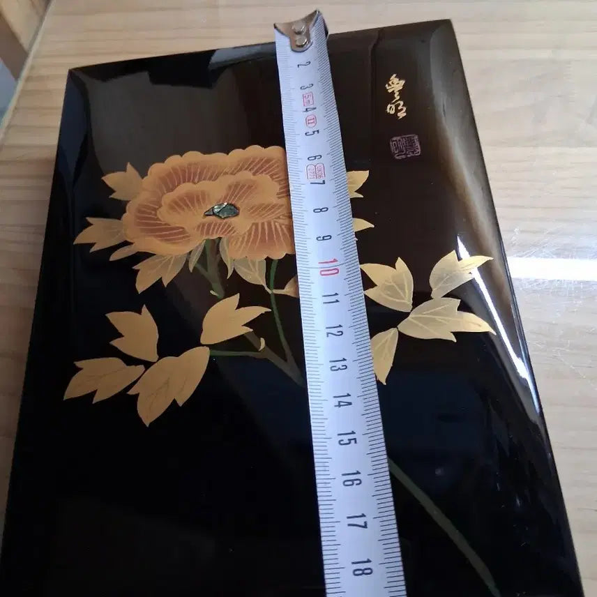 [BUNJANG] Black Lacquer Wood Box with Gold Peony and Mother-of-Pearl Inlay / 774 모란 금채 옻칠 칠기 나무함