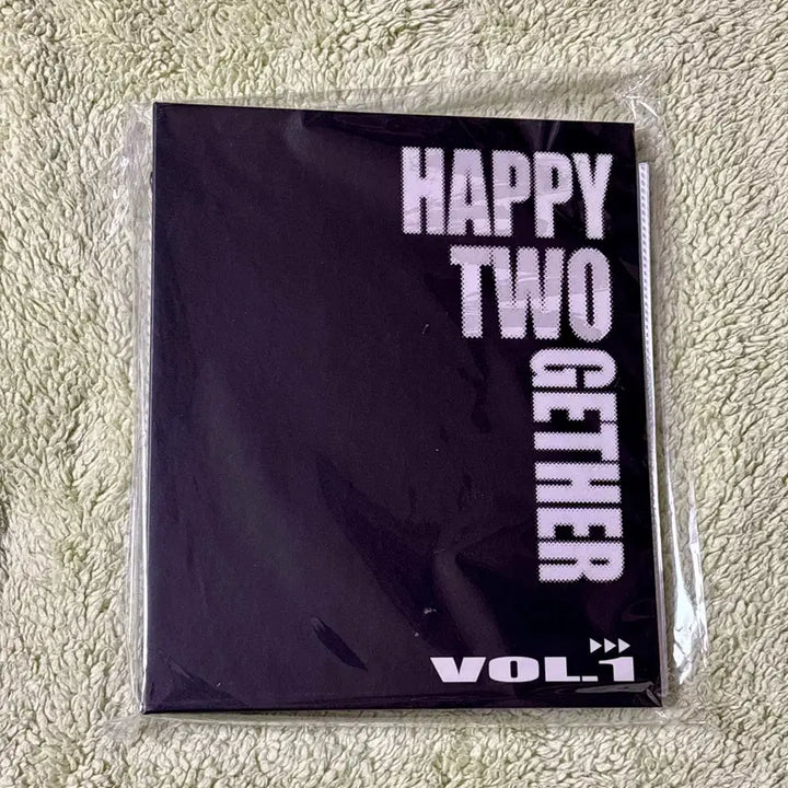 [BUNJANG] Happy Together Photocard Binder + POB Postcard / [미개봉] 해피투게더 포토카드 바인더북 + 특전 엽서
