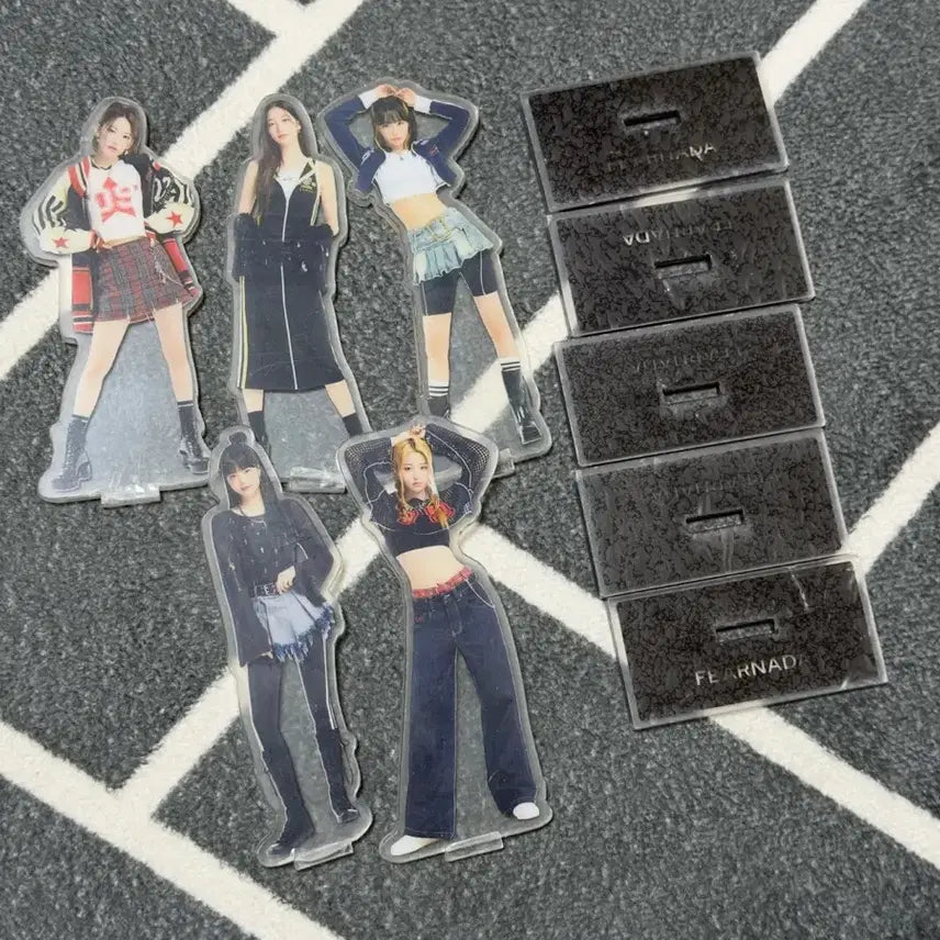 [BUNJANG] LE SSERAFIM Fan Meeting Random Acrylic Stand Set / 르세라핌 팬미팅 랜덤 아크릴 스탠드 셋트 채원 사쿠라 홍은채 허윤진