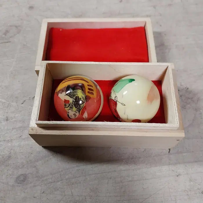 [BUNJANG] 1990s Unused Japanese Health &amp; Wellness Hand Exercise Ball Set with Wooden Case / 1990 미사용 일본 건강개운 건강구슬 세트