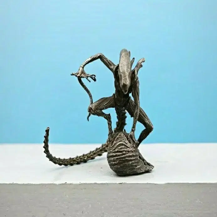 [BUNJANG] Brass Blood Alien Figurine / 소장용 작고 섬세한 황동제작 블러드 에이리언 1점 드립니다