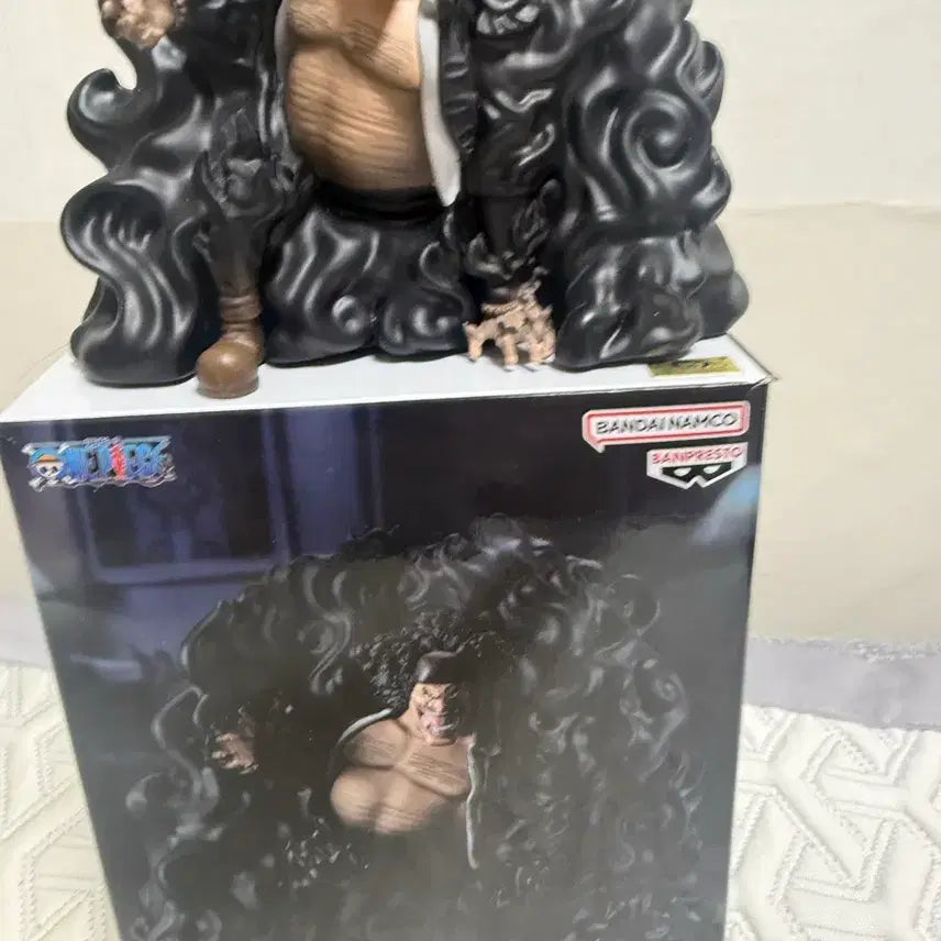 [BUNJANG] Blackbeard Figure Money Box / 검은수염 피규어