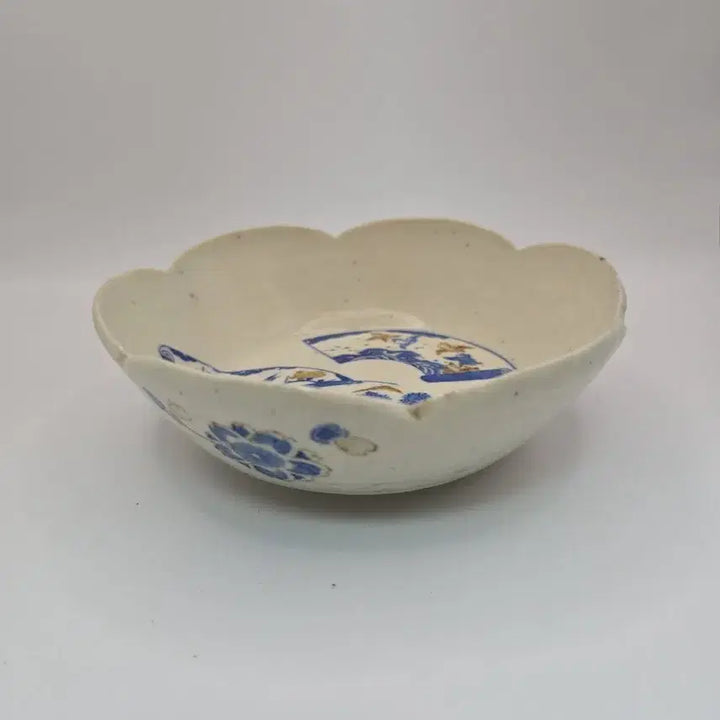 [BUNJANG] Antique Celadon Porcelain Flower-Shaped Bowl / 골동품 청화백자 선형문 화형발
