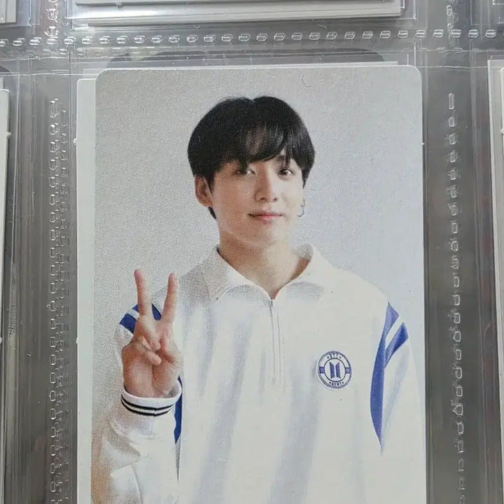 [BUNJANG] BTS Us, Ourselves Group Photobook Jungkook Photocard / 방탄소년단 Us, Ourselves 단체포토북 정국 포카