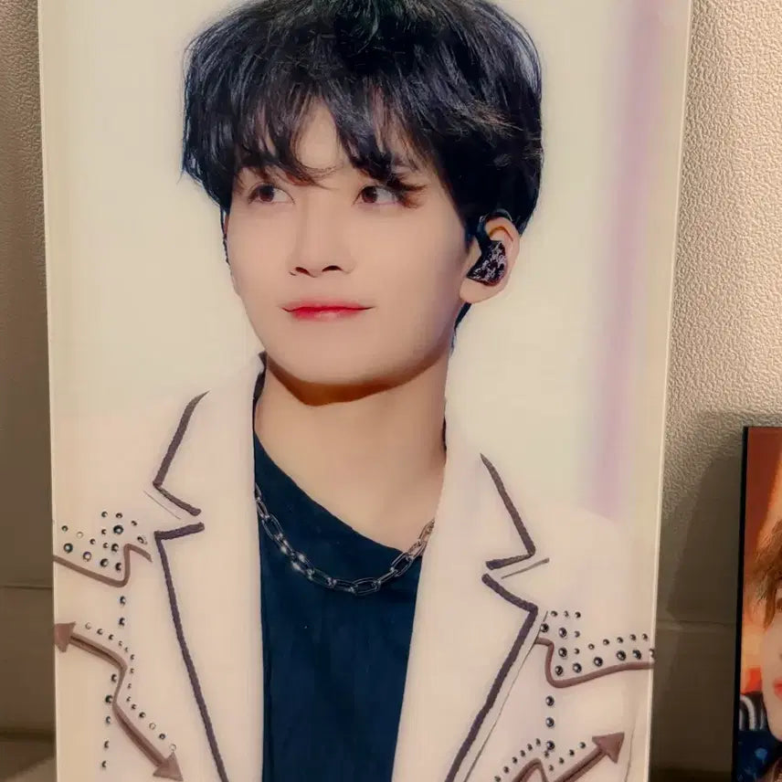 [BUNJANG] SEVENTEEN Jeonghan Caratland Legend Frame A4 Size / 세븐틴 정한 캐럿랜드 레전드.레전드 액자 A4 사이즈