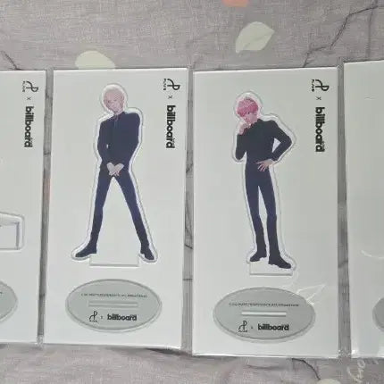 [BUNJANG] PLAVE Billboard Acrylic Stand Bundle Set / 플레이브 빌보드 아크릴 스텐드 일괄