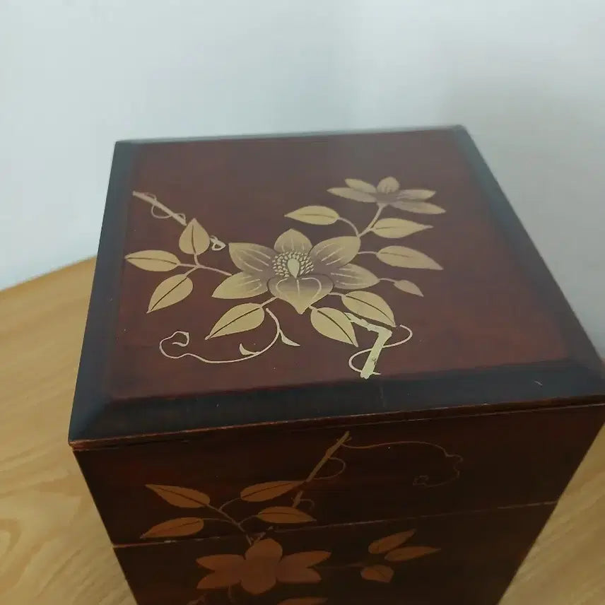 [BUNJANG] Japanese Vintage Lacquered Wood Jewelry Box with Floral Motif / 일본 빈티지 빈티지 꽃문양  나무보관함