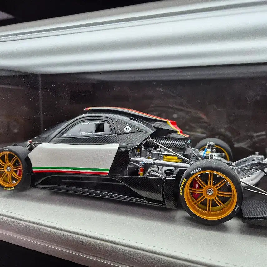 [BUNJANG] AutoArt Pagani Zonda R 1:18 Scale Model / 오토아트 파가니 존다 R 1:18 스케일 모형