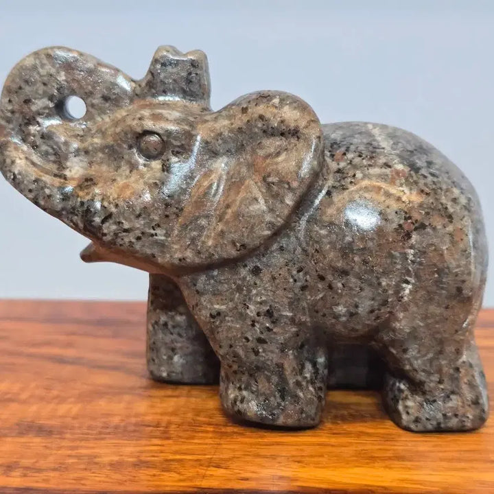 [BUNJANG] Yooperlite Elephant Stone Carving / 26072108 신비로운 광물 요퍼라이트 코끼리 수석 팝니다