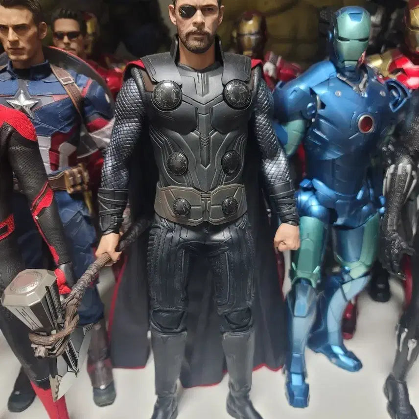 [BUNJANG] Hot Toys Infinity War Thor Figure / 핫토이 인피니티워 토르 팝니다