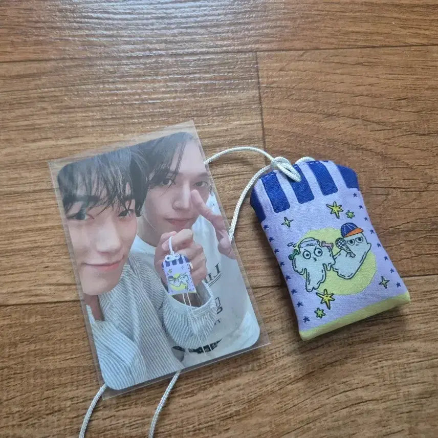 [BUNJANG] ATEEZ Fanmeeting ATINY Zone Umbrella Unit Photocard &amp; Omamori Set / 에이티즈 팬미팅 에이티니존 우산 유닛포카