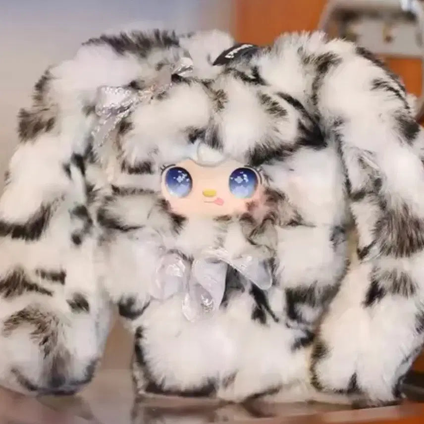 [BUNJANG] Yuki Hopping Bunny Plush (Joonique/Water Eyes) / 유키 호핑버니 인형(준시크/물눈)