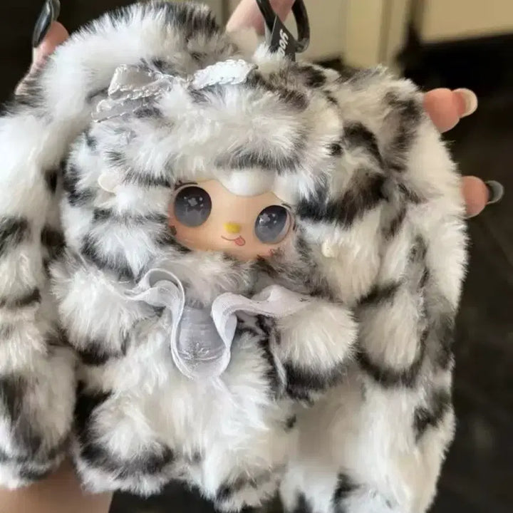 [BUNJANG] Yuki Hopping Bunny Plush (Joonique/Water Eyes) / 유키 호핑버니 인형(준시크/물눈)