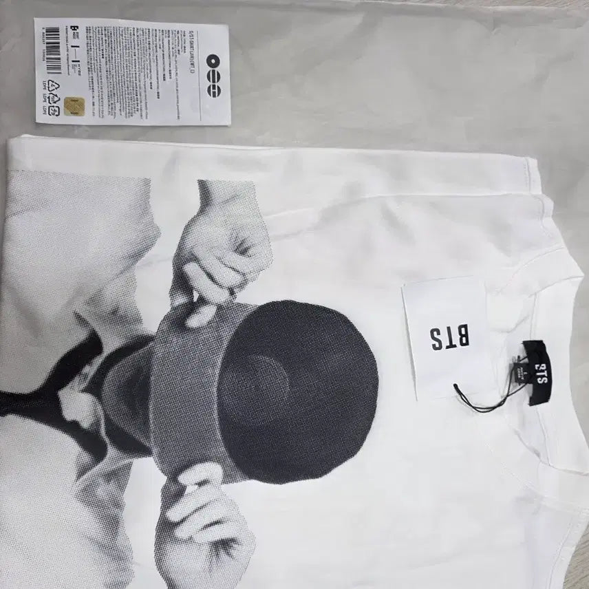 [BUNJANG] BTS Arirang T-Shirt White L / BTS 아리랑 진 반팔 티셔츠 화이트L