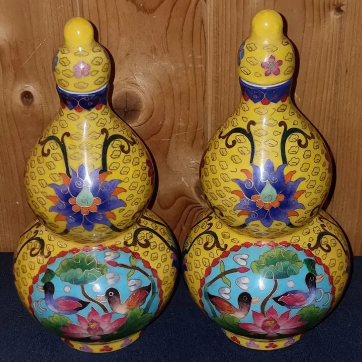 [BUNJANG] Qing Dynasty Yongzheng Period Celadon Porcelain Lotus Pattern Ewer Vase / 대청옹정년제 황지 자태법랑 연화문 호리병소 일대 높이27 지름14 센치 중국도자기 고도자 골통품