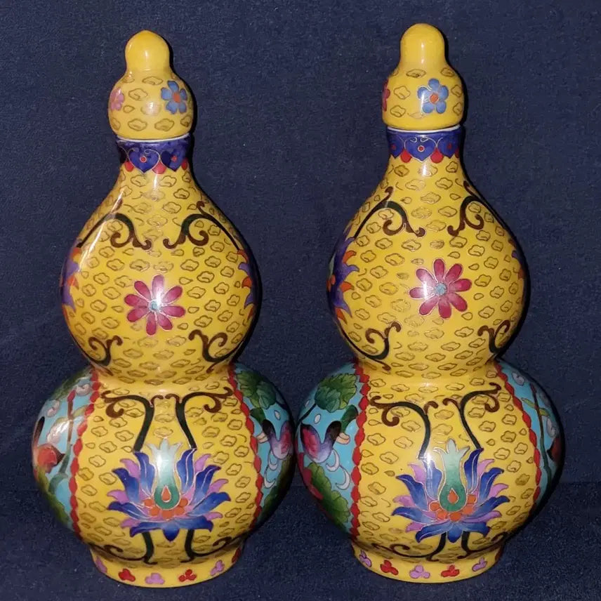 [BUNJANG] Qing Dynasty Yongzheng Period Celadon Porcelain Lotus Pattern Ewer Vase / 대청옹정년제 황지 자태법랑 연화문 호리병소 일대 높이27 지름14 센치 중국도자기 고도자 골통품