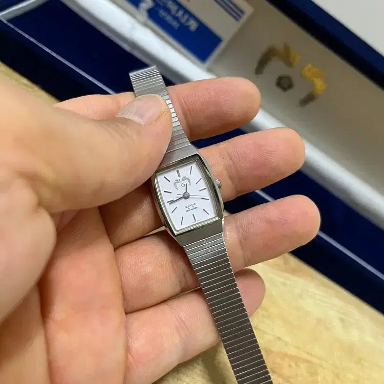 [BUNJANG] Cheong Wa Dae Chun Doo Hwan Metal Watch with Case / 청와대 전두환 메탈시계와 케이스/   요316