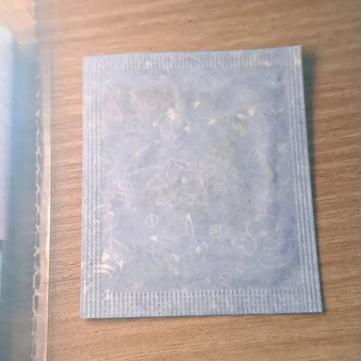 [BUNJANG] Pokemon 30th Anniversary Gardevoir Ttibu Seal Mint Condition / 포켓몬 30주년 가디안 띠부씰 미개봉 소장용 S급