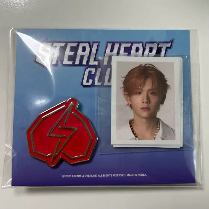 [BUNJANG] Steelheart Club Keten Hanbin Kim Yunseo Kim Geonwoo Guitar Photocard Badge / 스틸하트클럽 기타 증사 프퍼 뱃지 하츠웨이브 케이텐 한빈킴 이윤서 김건우