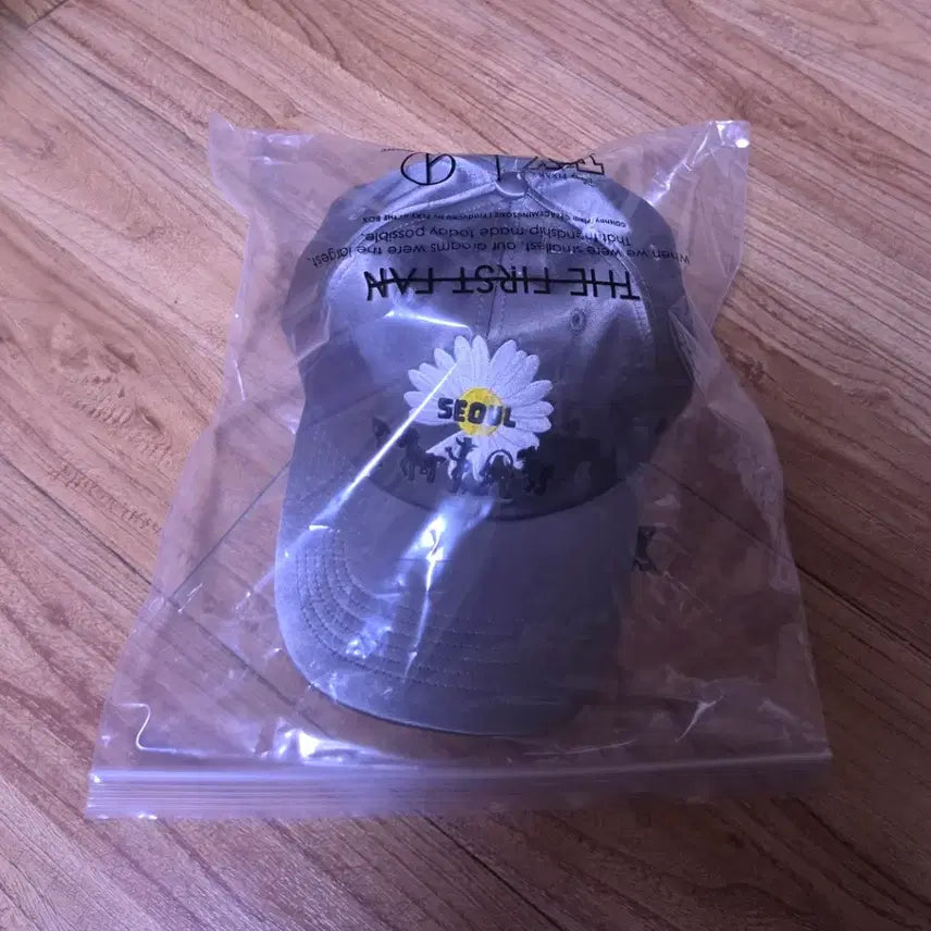 [BUNJANG] G-Dragon x Toy Story x PEACE MINUS ONE Daisy &amp; Toy Collaboration Silk Denim Hat / 지드래곤협업 토이스토리 데이지와토이의 만남 그레이 모자