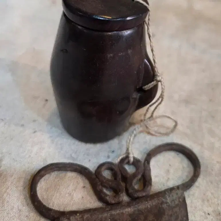[BUNJANG] Joseon Dynasty Portable Cast Iron Flint / 조선시대 휴대용 무쇠 부싯돌